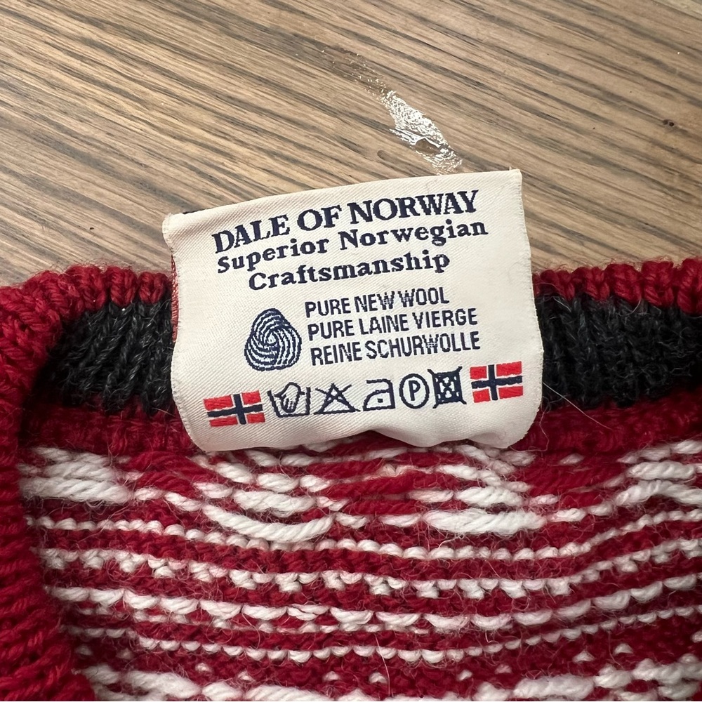 Dale of Norway, Norwegian Wool Cardigan - Picture 4 of 6